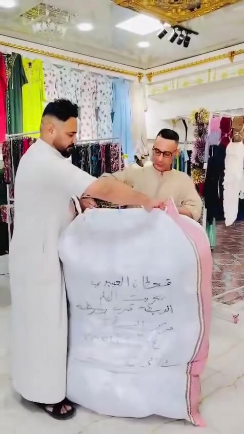 قسم الرجالي مجمع وكوزمتك ماشاء الله 
تحطيم الاسعار لوتلحك لوماتلحك سارع بلتوجه الى المجمع ***********
***********البيع داخل المجمع فقط
