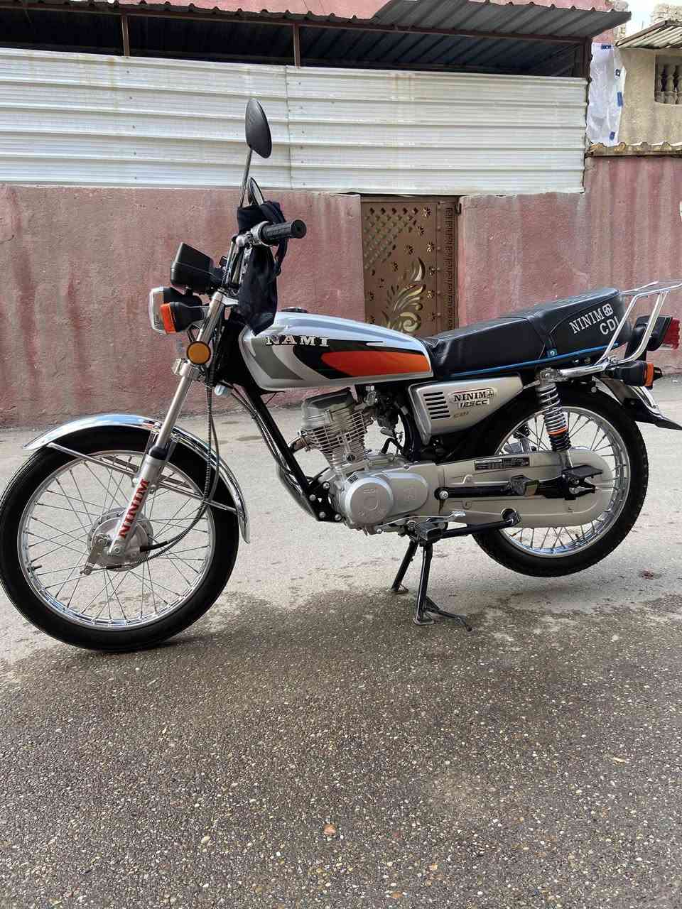 سلام عليكم دراجه نامه 4 كير. دراجه كلش نظيفه صارله شهر من نازله من رمبه والدراجه بلواقع كلش احله من الصوره سعره 650 بيهه مجال مكاني بغداد مدينه الصدر الرقم ***********
