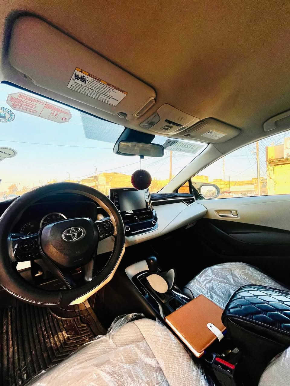 السلام عليكم 
#للبيع
كورلا 2020
امريكي المرغوب
كاميرا
حساسات
تحديد سرعة 
تحكمات استيرن
قيادة ذاتية
الضرر باب سايق مصبوغ وباب خلف السايق امبدل اصلي
تفاصيل اكثر***********
***********
