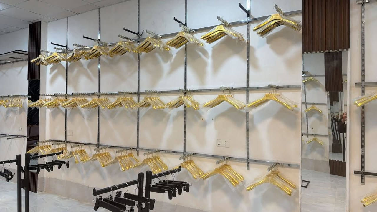 ✨ اللهم صلّ على محمد وآل محمد ✨
لدينا كل ما  ديكور المحلات:
ستاندات
مليكانات
تعاليق
رفوف
ديكورات متنوعة 🛍️🎀
✅ تنظيم وترتيب يبرز محلك ويجذب الزباين
📞 للتواصل: ***********
🚚 نوصل لكل محافظات العراق 🇮🇶
