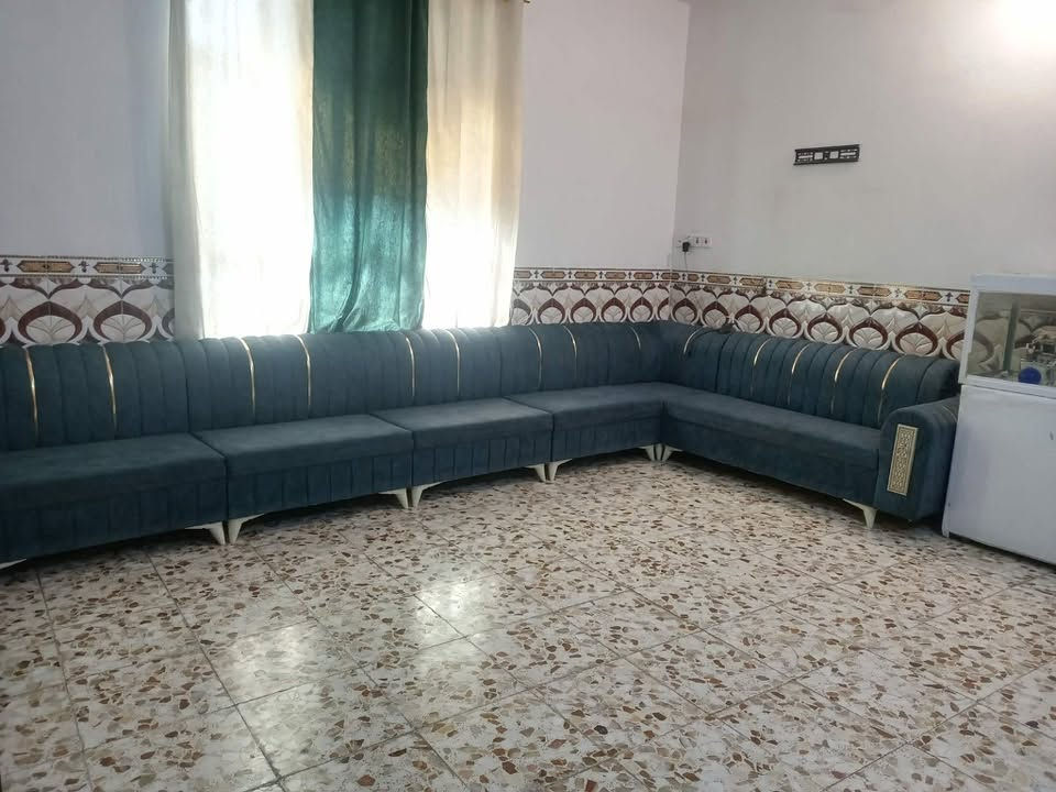 ديوان للبيع ١٦ مقعد ١٠متر طول ب٣٥٠ الف مكاني طويريج عل الشط للتواصل ***********
