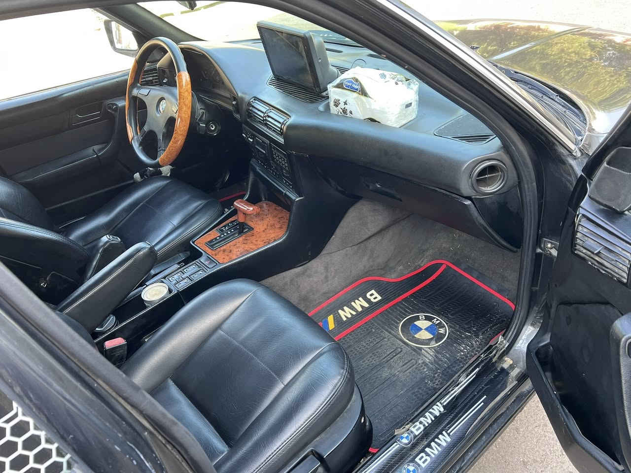 سلام وعليكم bmw موديل92. حجم 535 مفتوح  سياره جاهزه مابيها اي نقص تبريد ثلج ويل كب خليه فتحه سلايت   مكينه وكير كفاله  مكاني بغداد الزعفرانيه


**إذا كنت صاحب هذا الإعلان وتريد حذفه لأي سبب، رجاءا أرسل رسالة إلى الدعم الفني**