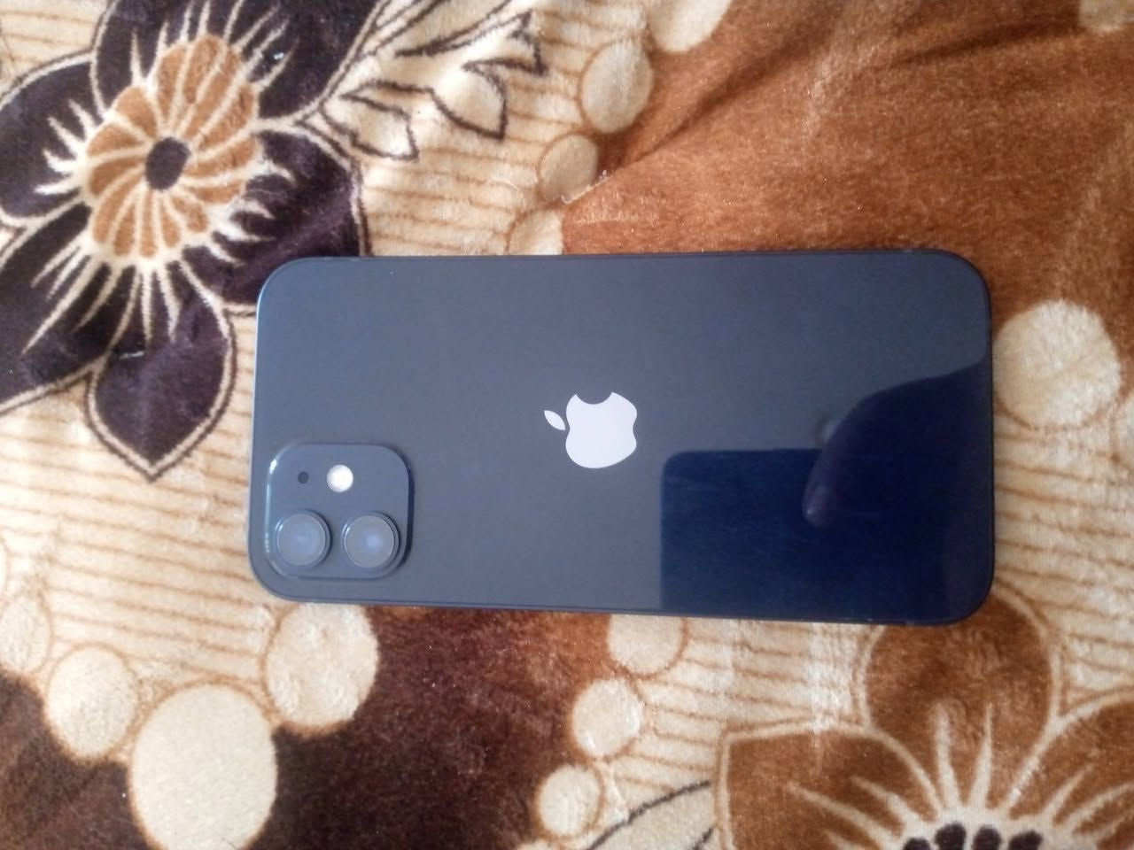 سلام عليكم
ايفون12عادي
ذاكره 128
بطاريه94
مكفول من الشخط 
سعر400وبي مجال
الشراي يتصل
***********
