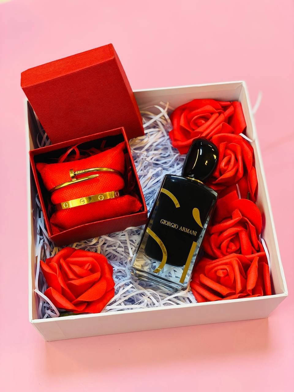 🎁بوكس هدية نسائي 🎁
بوكس هدية نسائية فاخرة لعيد  الحب♥️🎁 شال الكشمير مع بوكس قلادة كرستال 🎁 شالُ الكشمير على كتفيكِ يرف حديقة الريحانِ ....

قلادة على شكل قلب ١٠ كلمه احبك   + علبة هدايا ورده الحمراء 
1. 🌹درج المجوهرات: يوجد درج صغير مع قلادة أحبك بداخلها 100 لغة. يمكن أيضا استخدام الدرج لتخزين المجوهرات الصغيرة الأخرى

🌹 لا تذبل ، من السهل العناية - ضعه في مكان بارد ، سيبقى لمدة 3-5 سنوات إلى الأبد. سيكون لدى أحبائك مزاج جيد عندما ينظر إليه كل يوم.

🌹أفضل هدية لها يعتمد على التكنولوجيا الفائقة والجفاف والاحتفاظ بالألوان والتجفيف وغيرها من إجراءات المعالجة المعقدة ، وضمان لون الزهرة وشكلها والشعور بأنها زهور منتقاة حديثا ؛ معبأة في صندوق هدايا أنيق مع حبلين ، وسوف تكون هدية مثالية للذكرى السنوية والمهرجانات ، وأحبائك ، وأفراد الأسرة والأصدقاء

🎁مع شال الكشمير بألوان  نازكة جداً  ونقشات ايجنن😍 ♥️ ♥️ مع بوكس ورود وزينة وكارت معايدة 💌أجمل بوكس شال الكشمير الهندي💯يا كل روحي وتفاصيلي الحلوة احبج...... 🫶 😘أجمل هدية لأغلى انسانة على كلبك/ج
سعر خاص
🚘 خدمة التوصيل لجميع محافظات العراق ٤ الاف 🚘


**إذا كنت صاحب هذا الإعلان وتريد حذفه لأي سبب، رجاءا أرسل رسالة إلى الدعم الفني**