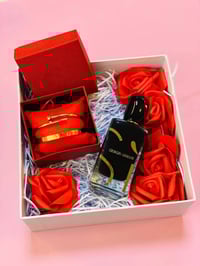 بوكس هدية نسائي • شال كشمير • قلادة قلب