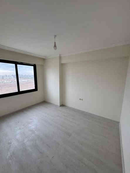 شقه للبيع بسعر مناسب في 
مجمع سن تاورز 
مساحة شقة 75 م غرفة صالة واجيهة داخلي 
الاستلام فوري شقة طابق 14
🔥 نقد🔥
الموقع طريق بحركة بين طريق 120 متري و 150 متري قرب مرور-أربيل 
عقارات غسان الزاوي 
للاستفسار الاتصال علي 
الأرقام التأليه 
***********
***********
