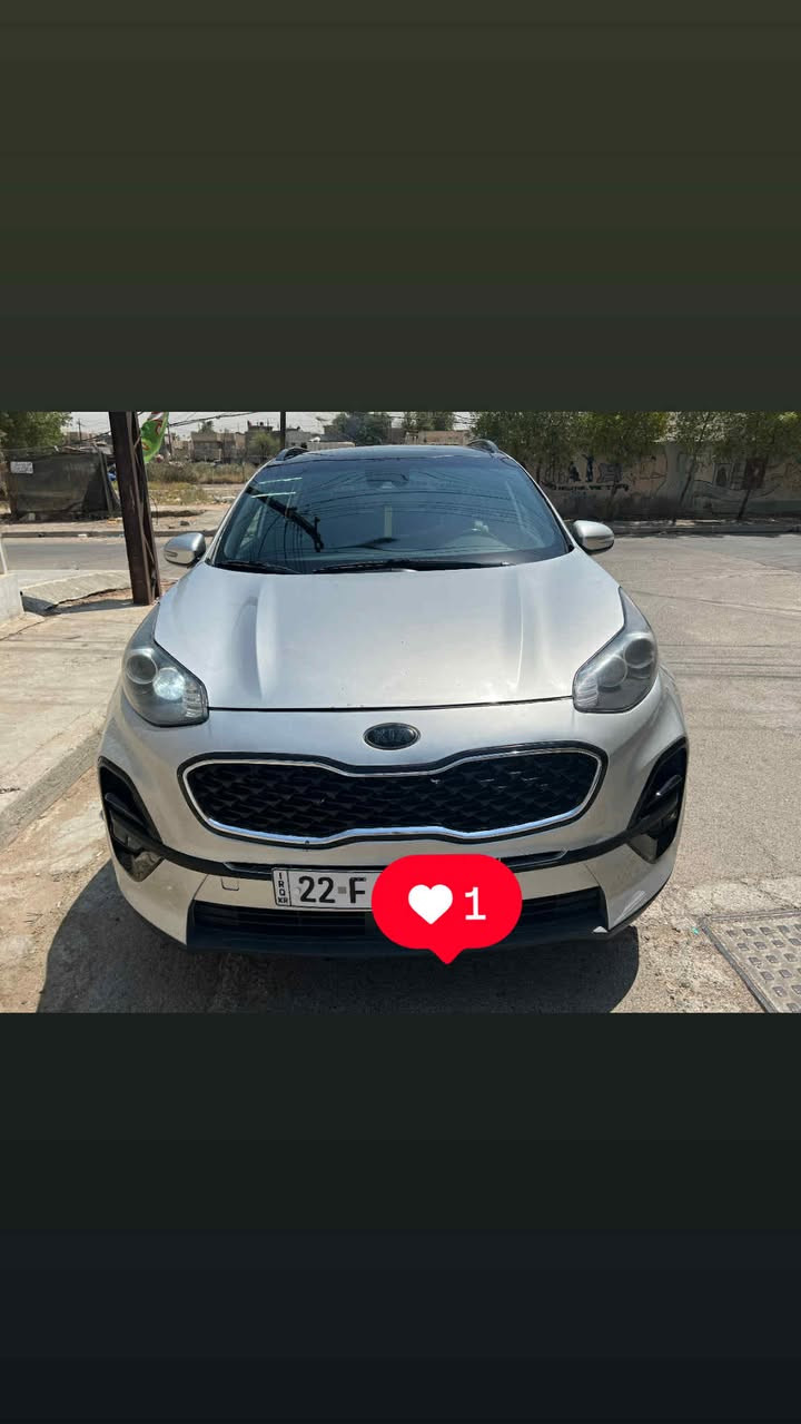 سلام عليكم 
للبيع كيا سبورتج موديل 2022 وارد أمريكي فول مواصفات حادثها جاملغ وبنيد وصفحة السايق مصبوغه بدون تبديل نفس القطع يوجد تصليح في الغد وشاصي الايمن فقط المواصفات 

محرك 2400 
بصمة بانوراما 
كشن كهرباء + جلد + تدفئة 
شفتات ستيرن تبريد قطعتين 
هند بريك بصمة 
سعرها 138 ورقة  بيها مجال  بسيط سعر مناسب ومنزل رقم شاصي بالصور رقم اربيل باسمي للاستفسار *********** يوجد واتساب
