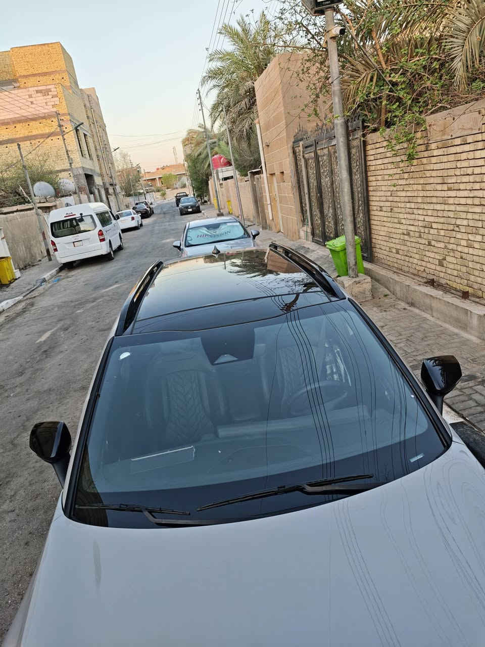 كيا سبورتج X Line موديل 2024 وارد أمريكي 
عداد المسافة 8000 ميل يعني زيرو 
محرك 4 سلندر 2500 يجي فقط بالامريكي 
فور ويل 
اللون اسمنتي 
الحادث موجود بالصور طخات بسيطه لاتبديل ولاصبغ 
فول بانوراما 
شاشه لمس ع طول الدشبول 
كشن كهرباء
كشنات جلد تدفئة 
تحديد مسار 
شحن واير لس 
شحن مقاعد خلفيه 
اناره محيطية
4 انظمة قياده 
اوتو ستوب خلفي وامامي 
رادارات وحسسات 
تشغيل عن بعد 
تبريد خلفي 
جنطه كهربائية 
ابواب بصمه 
كشنات جلد اسود 
وبقيه المواصفات المعروفة 
مكانها البصرة
رقم فحص مؤقت تترقم جميع المحافظات 
هاتف ***********
السعر 195
