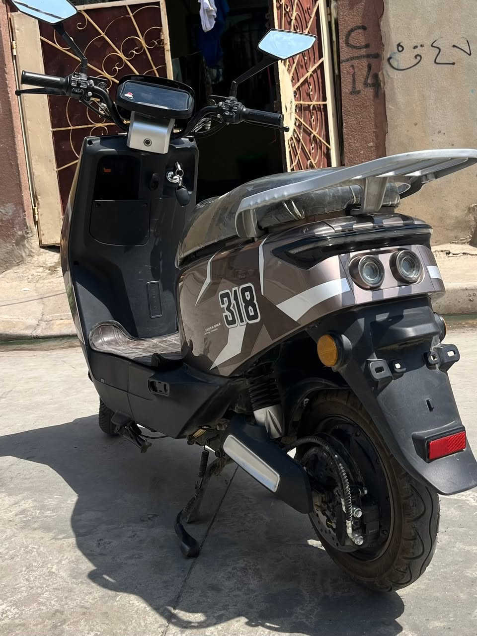 متوفر دراجه 318 نضيفه 2025 شرط غراض كامله كلها شغاله.
6 باتريت شرط نضاف عل فحص كلهم
 المسافه الي يقطعها 40 كيلو واكثر
موصفات معروفه
لايتات عالي ناصي اشاير
نضام بك
4 نمر
ملف 2000 حقيقي
سرعه 70 حقيقي
صندوك كبير خلفي
شاحنه اصليه
سعر 550 و بي مجال 
و يرهم مراوس مع ريان 
موصل يارمجه الغربيه


**إذا كنت صاحب هذا الإعلان وتريد حذفه لأي سبب، رجاءا أرسل رسالة إلى الدعم الفني**