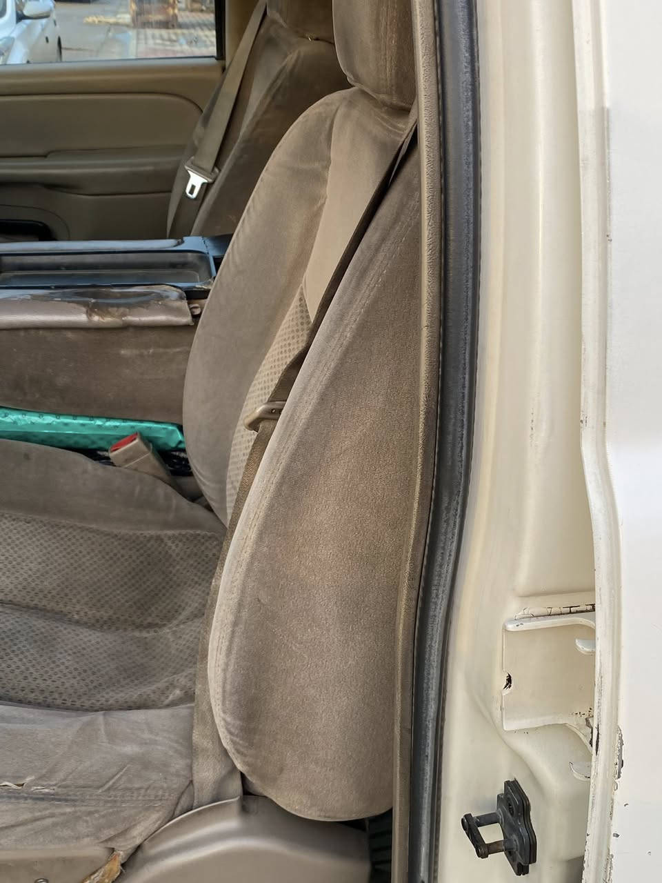 تاهو بتره مزاد وزاره الداخليه كير مكينه كفاله مكينه 5300 كير 700اللون اسود مصبوغه حلين ابيضّ ماشيه 210 سياره جاهزه السعر 85$ بيها مجال العنوان كوت ***********/***********
