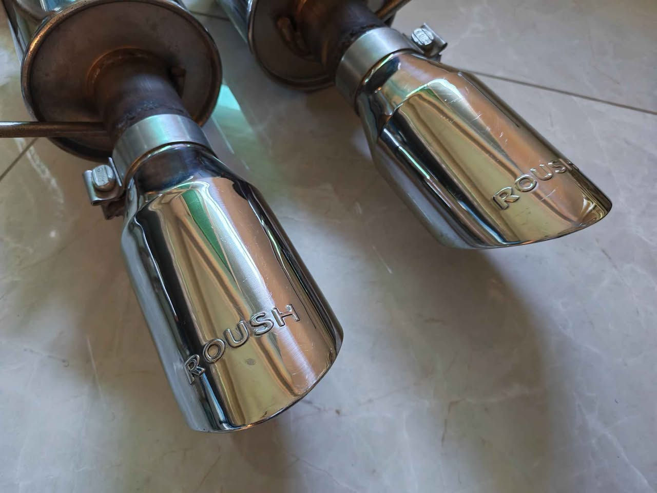 Roush exhaust stainless-steel with tips اوكزوزتات روش ستانليس ستيل مع نقلاتهم
(( ماشاءلله )) ...

✨ Roush exhaust stainless-steel with tips

✨ اوكزوزتات روش ستانليس ستيل
✨ معهم نقلاتهم و المرابط بحال الجديد

🟨 و بسعر مناسب والله يبارك لصاحب النصيب 

📥 المهتم يبعتلي عمان, محافظة عمان


**إذا كنت صاحب هذا الإعلان وتريد حذفه لأي سبب، رجاءا أرسل رسالة إلى الدعم الفني**