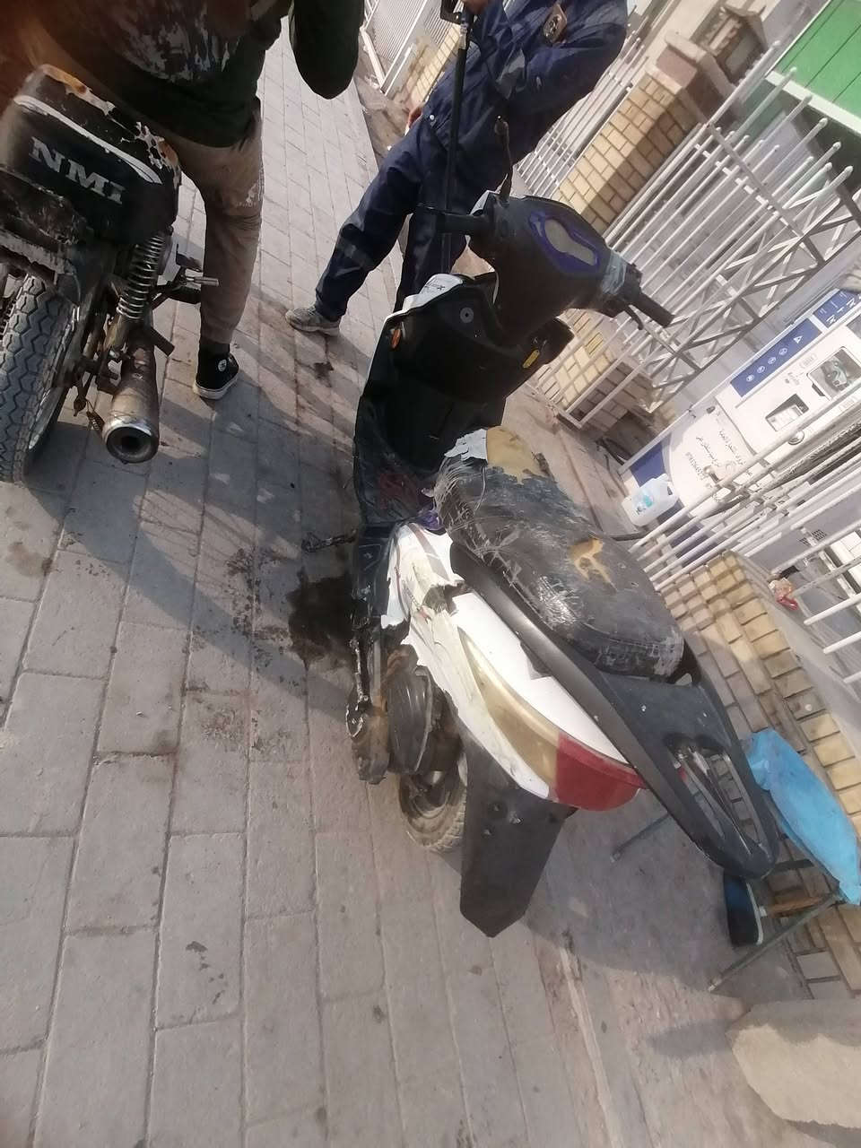 معك صيني للبيع ماكينتها حلوه بها ربل ولف شويه ويقطع الدخان شرط كنده حلوه ناعمه سلفه  دراجه مكانها بصره حمدان شراي يخابرني دراجه جاهزه عاوزه ***********  ميتين وبيهة مجال
