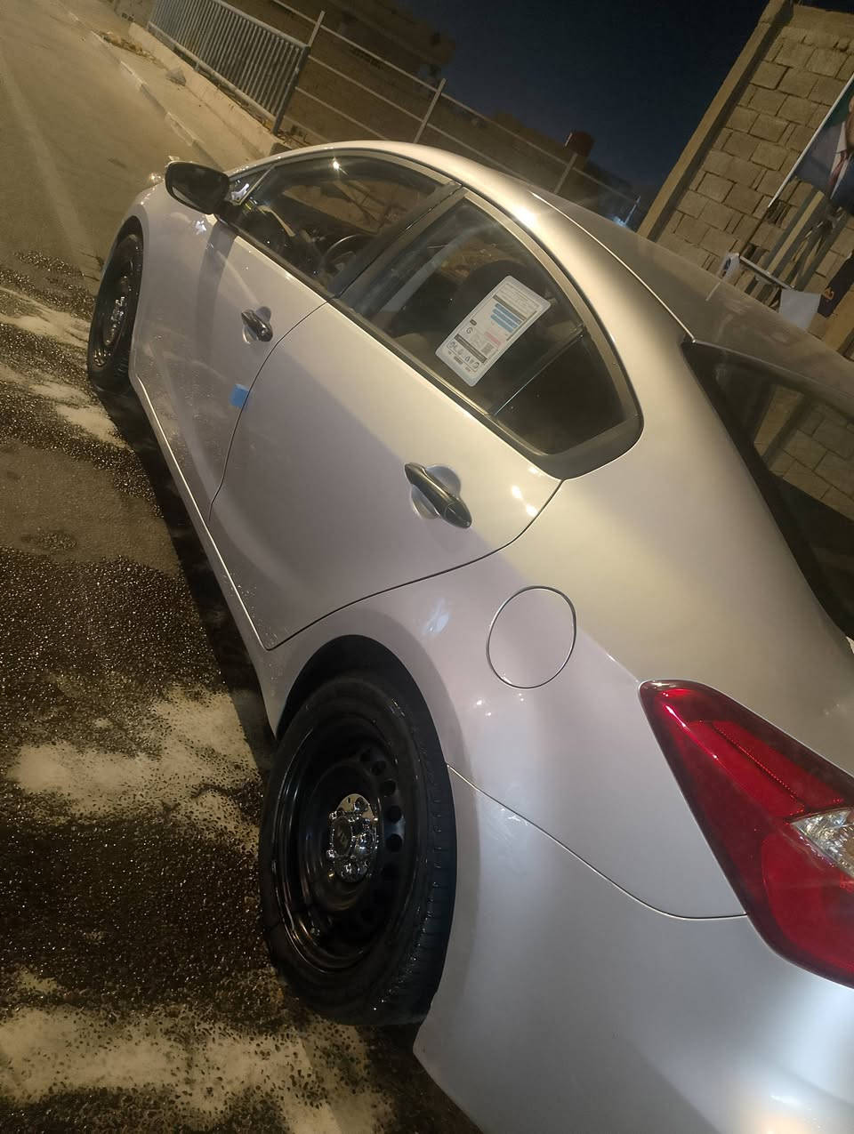 كيه سيراتو موديل 15  خليجي مكفوله من الضربه بيهه صبغ مدكر الخلفي وشوي من الباب فقط سياره جديده 110 وبيهه مجال بصيط مكان البصره ابو الخصيب ***********
