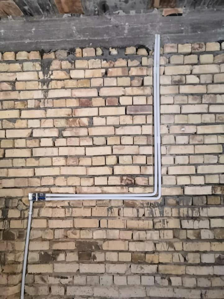 لأن تأسيس الكهرباء هو "شريان" البيت نحن نضع خبرة سنين طويلة بين أيديكم. نحن لا نمد أسلاكاً فقط، بل نصمم شبكة كهربائية آمنة، منظمة، ومطابقة للمواصفات الهندسية.
لماذا تختارنا؟
• ✅ توزيع أحمال دقيق يمنع المشاكل في الصيف.

• ✅ ترتيب فني داخل البوردات يسهل عليك الصيانة مستقبلاً.

• ✅ التزام تام بالمواعيد ودقة في التنفيذ.

•✅ اسعارنا التنافسية التي تناسب جميع طبقات المجتمع .

📍 مستعدون لتأسيس (الدور، الشقق، المجمعات، والمحلات) في كافة مناطق بغداد وضواحيها.
📞 للاستفسار والحجز: [***********] يوجد واتساب
