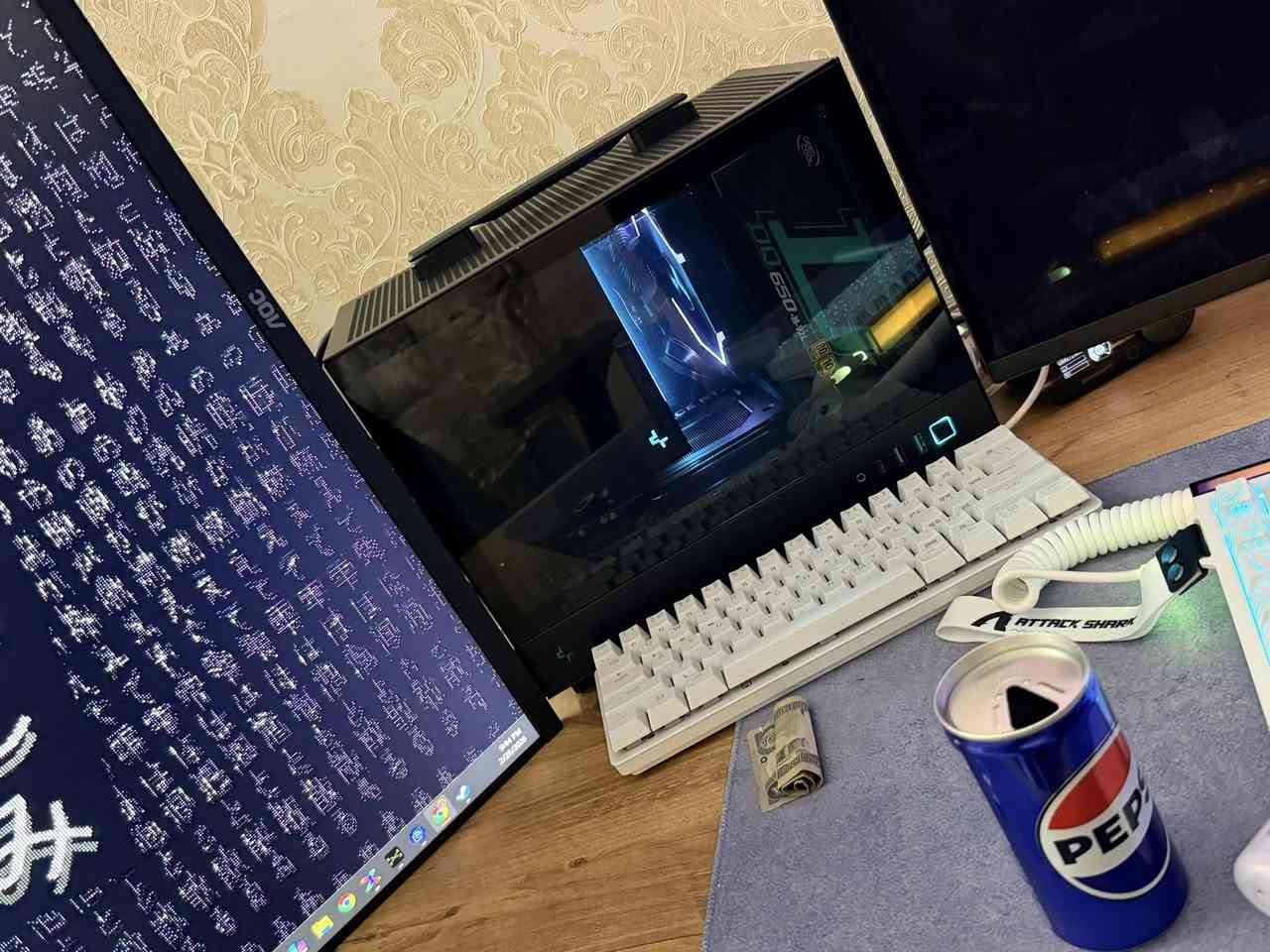 للبيع تجميعة اللعاب
بكيس Deepcool CH160
المواصفات 
Aorus X870i Motherboard
Ryzen 9600x
Gigabyte 5060ti 16Gb
Psu sfx 650watt
Ram 16Gb ddr5 6000mhz
M.2 512 gen4
Cooler deepcool assiassin iv

اخوان حتى نكون واضحين من ناحية الحرارة و المشتري اله الحق يشوف كل التفاصيل 
اللي يكول ايرفلو سئ و كيس صغير
اول شي الكيس بيه 4 مراوح وي المبرد 
حرارة المعالج تحت ضغط 100 معبرت 76 للعلم معالج يصرف واط عالي
حرارة كرت الشاشة متجاوزت 72  على سحب طاقة 180 واط على ضغط 100

الايرفلو مال الكيس احسن من هواي كيسات atx
 ما اطول عليكم
السعر 1900 مليون و 1900 قفل اخوان 
تعرفون اغراض المني غالية 
متوفر توصيل جميع الكراتين موجودة


**إذا كنت صاحب هذا الإعلان وتريد حذفه لأي سبب، رجاءا أرسل رسالة إلى الدعم الفني**