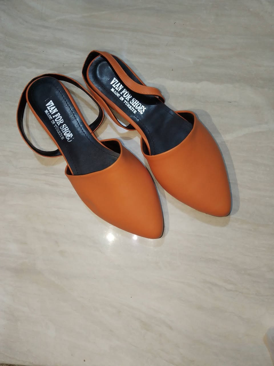 ✨عرض العيد المميز ✨
الحذاء جلد 
 موديل مول (مفتوح من الخلف).
سعر القطعة 10 وتوصيل 5
سعر القطعتين 20 وتوصيل مجاني 
متوفر توصيل الجميع المحافظات


**إذا كنت صاحب هذا الإعلان وتريد حذفه لأي سبب، رجاءا أرسل رسالة إلى الدعم الفني**