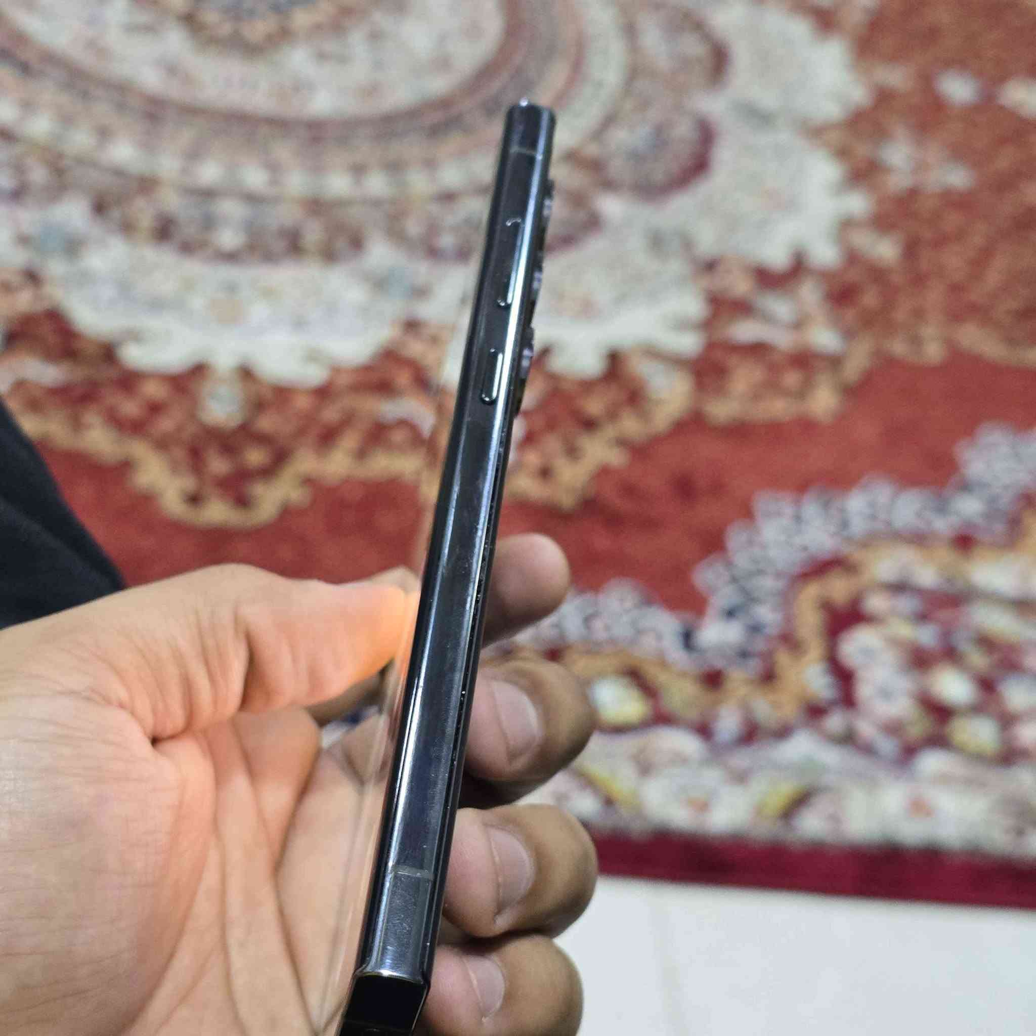 s 23 ultra شرق اوسط
Hard 512 gb
Ram 12 gb
دبل شريحة 
فقط هذا الكسر بالظهر 
السعر 725 وبيه مجال بسيط حك الجية 
عنواني بغداد البنوك 
*********** بغداد, العراق
