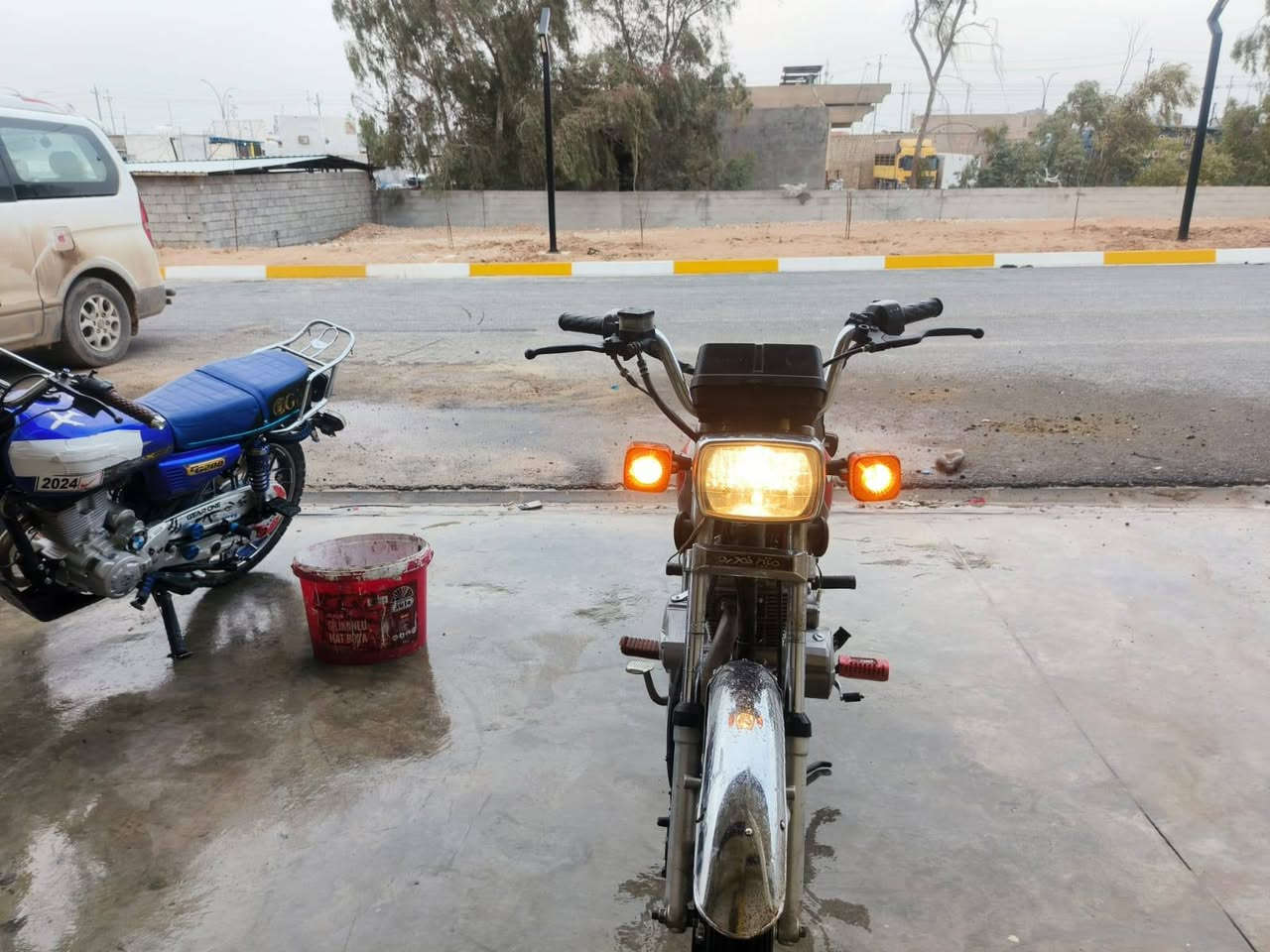 سلام عليكم بيع او مراوس  دراجه مكز متين محرك وحشي200يجي ضاغطع وزنجير موديل 1997مسجله2021دراجه خير من الله صوط ناعم سلف كهربأياته كله شغاله عنوان خانقين رقم ***********
