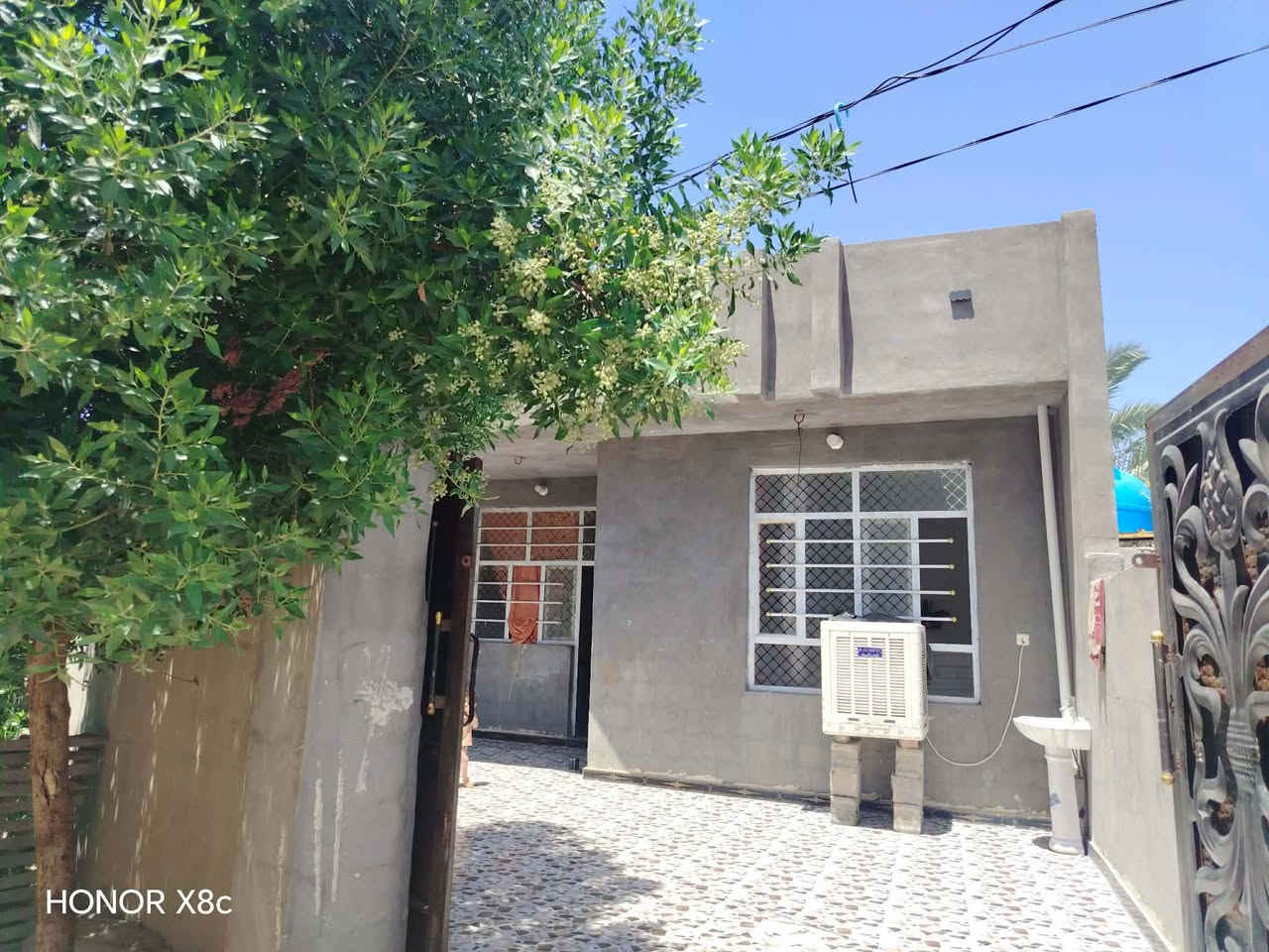 السلام عليكم اخوان دار للبيع بناء حديث بصف جامع الفردوس الحديد قريبا على مركز الصحي الحديد خلف بيت الشيخ مصطفى الشيخ مهدي الجنابي/150م/***********
