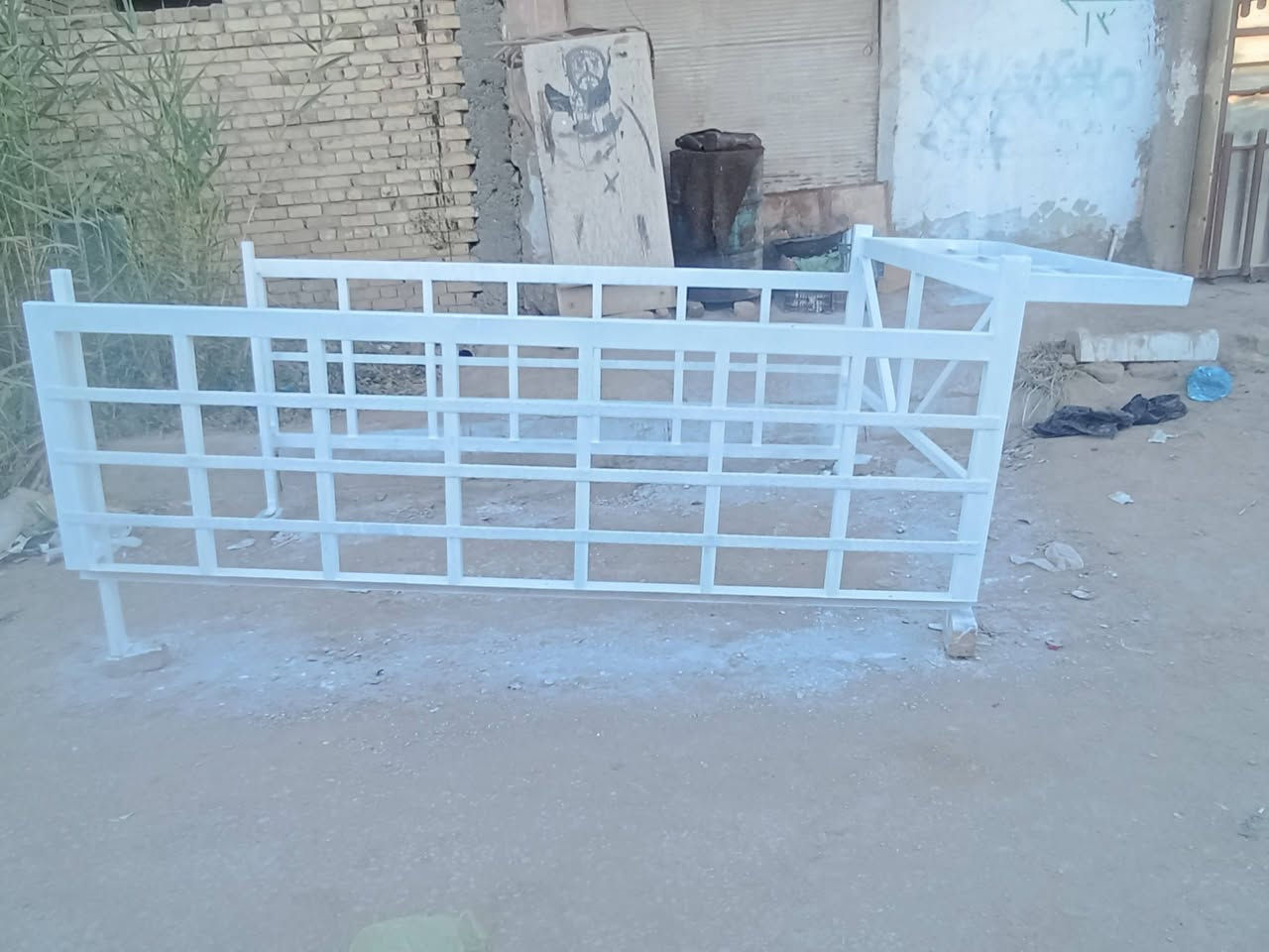 محجر نثية
محجر درجة اولى
ما بيه لا خياس ولا طگ 
المحجر جديد ومصبوغ جديد 
السعر 450 الف 
وبي مجال
الرقم*********** بي واتساب او خاص
