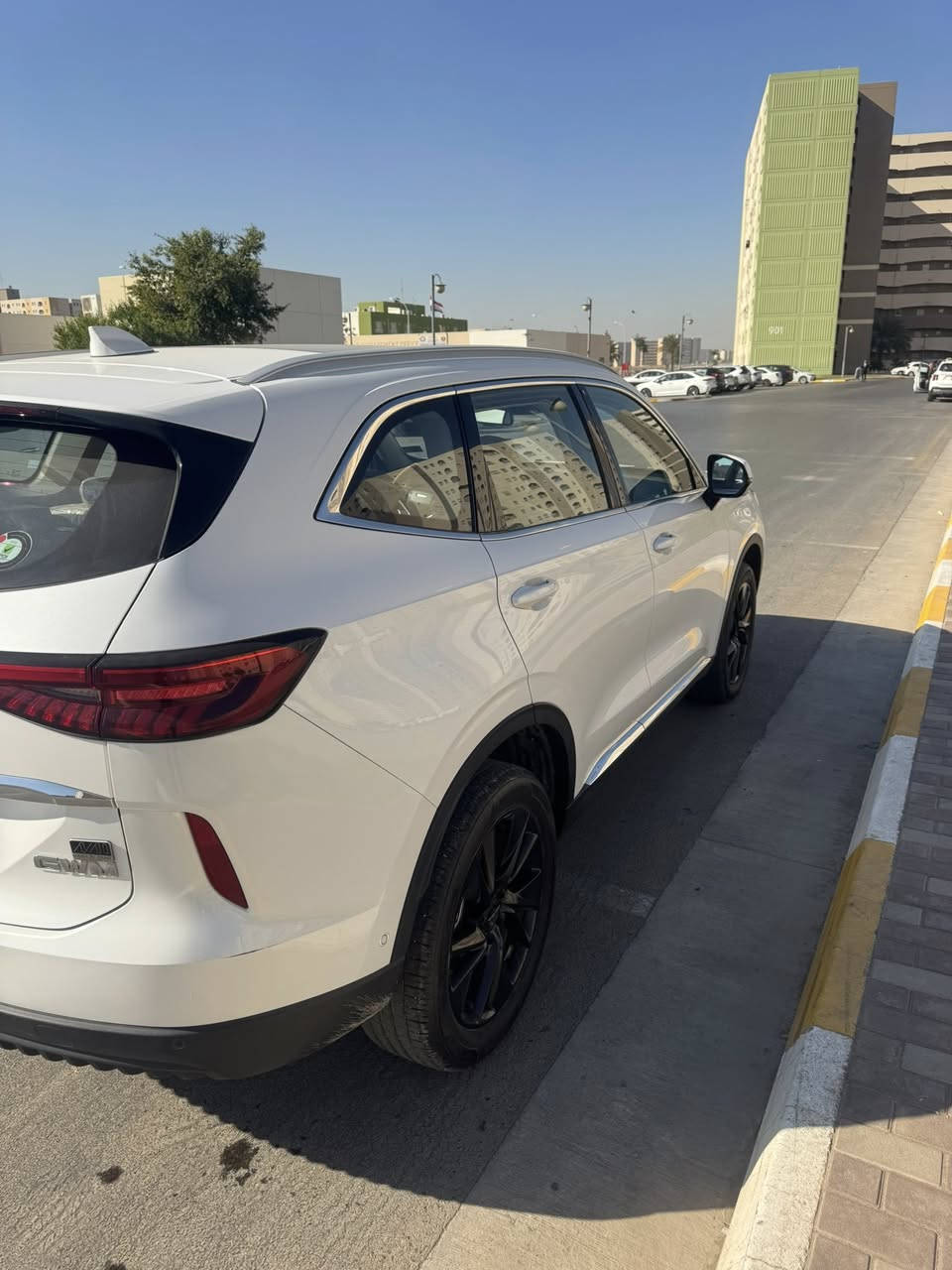 للبيع هافال موديل 2024 – بحالة الوكالة
🔹 الموديل: 2024
🔹 الممشى: 24 ألف كم (شبه جديدة)
🔹 اللون: أبيض
🔹 الرقم: بغداد الجديد
🔹 المحرك: 2000 سي سي تيربو
🔹 المواصفات: فل مواصفات
المزايا: ✔️ فتحة سقف بانوراما
✔️ مقاعد جلد لونين (أسود × مشمشي)
✔️ نظام التوقف الذاتي
✔️ كاميرا 360 درجة + كاميرات جانبية
✔️ مانع تصادم
✔️ تبريد بقطعتين منفصلتين
✔️ السيارة داخل الضمان
✔️ بحالة الوكالة
📍 مكان السيارة: مجمع بسماية
📞 رقم الهاتف: ***********
