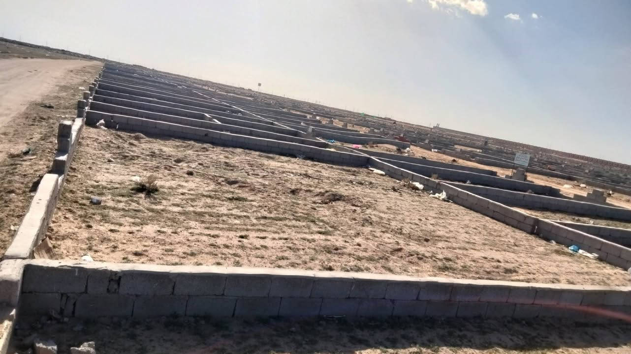 السلام عليكم قطع للبيع في مقبرة كربلاء الجديدة الجزء الخامس 3 قطع السعر 12 مليون 
***********
