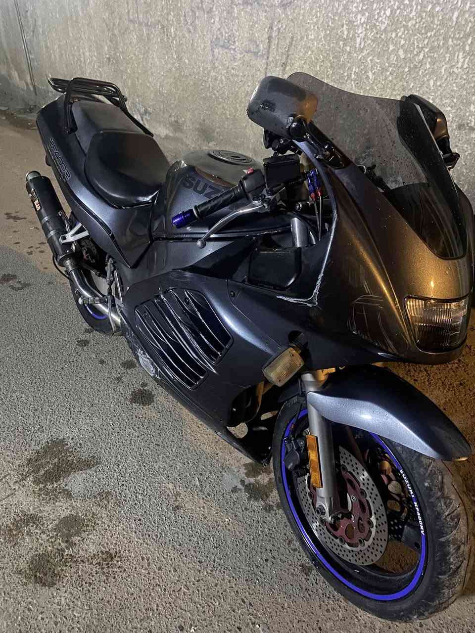 سلام عليكم دراجه قرش 400 المكينه مقفوله
تخم تاير جديد بريكات امامي خلفي كهربائيات شغاله لكل النقوصات فقذ لا غير  كفرات الجانبيات  اوراق موجوده منفيس / المكان شهداء البياع /‭0773 423 9242‬/.     

+964 786 660 6437
