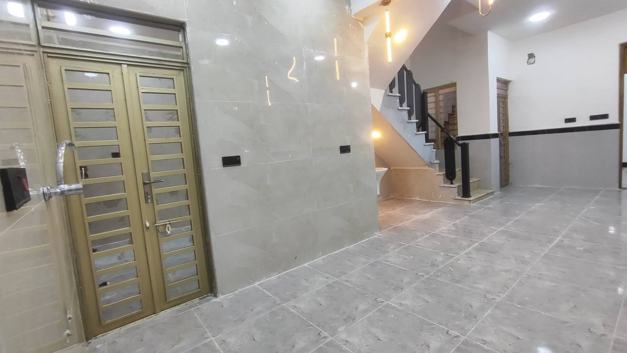 دار للبيع المساحه 100 متر بناء درجه اولى وحديث حي نهاوند 11 ظهر بطاقه الوطنيه رقم الهاتف ***********
