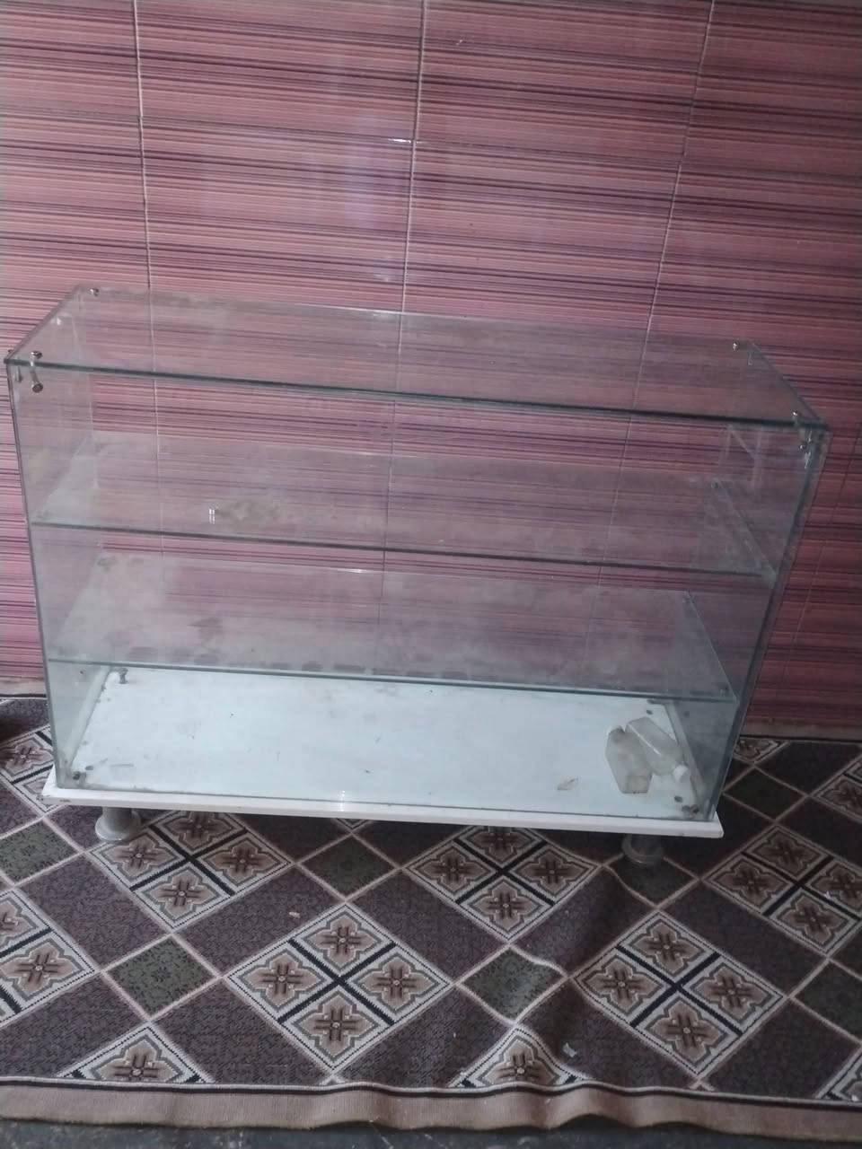 رفوف محل البيع وميز هم


**إذا كنت صاحب هذا الإعلان وتريد حذفه لأي سبب، رجاءا أرسل رسالة إلى الدعم الفني**