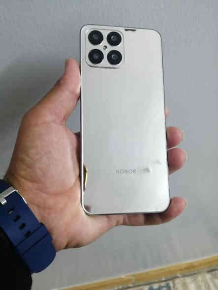 هونر  X8  جهاز جديد شحن تايب سي جهاز نظافه ١٠٠ بلا ١٠٠ اذاكره ١٢٨ رام ٨ السعر ٧٥ وبيه مجال *********** كركوك
