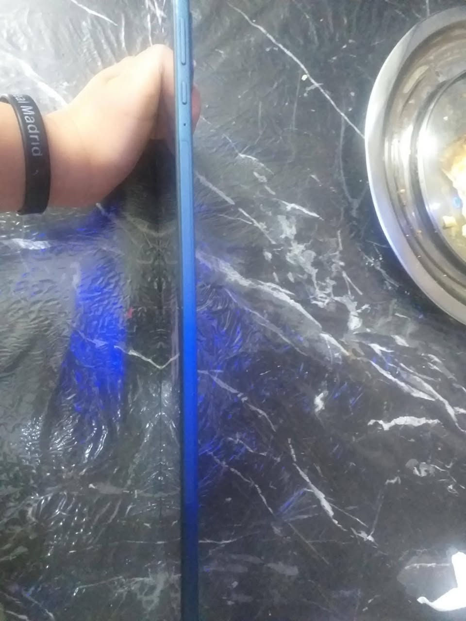 ايباد هونر باد 8جديد صار شهر من مشتري وياه شاحنه ذاكره 128 الكارتونه ضايعه سعر 185وبيه مجال يوصل 170 لان والله ما مستعمل هوايه للاستفسار *********** او خاص
