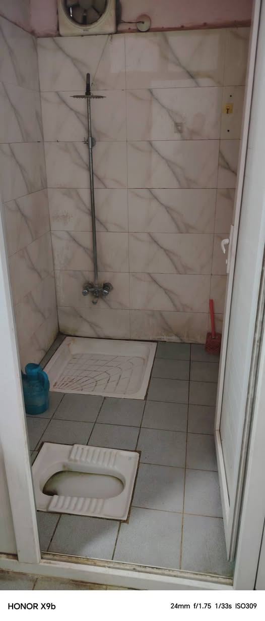 يوجد لدينا
مشتمل الإيجار طابق ثاني معزول

غرفة مطبخ مجمع صحيات

سعر الاجار 200 الف

حله حي الكفاءات خلف مركز تأهيل الجرحى

للاستفسار الاتصال على الرقم ***********
