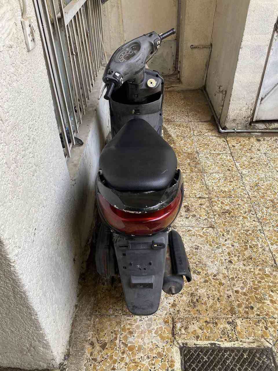 سلام عليكم دراجه بريز للبيع نضيفه السعر ٥٥٠ وبيه مجال مكاني مدينه الصدر الرقم ***********
