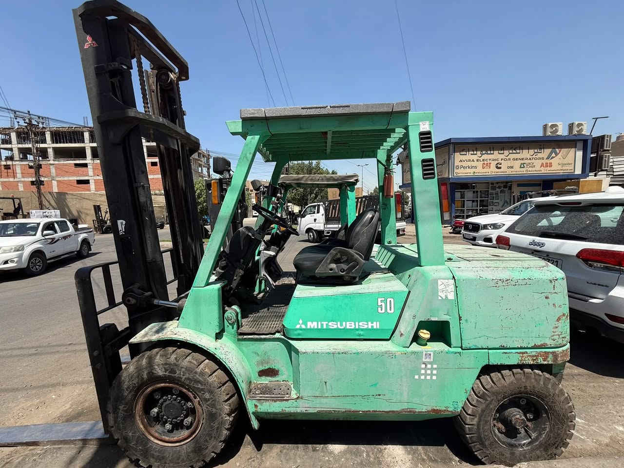 ياسر الإبراهيمي بيع وشراء وتأجير كافة أنواع الرافعات الشوكيّة وبكافة الأحجام من ٣ طن إلى 10 طن 

للاستفسار ***********
