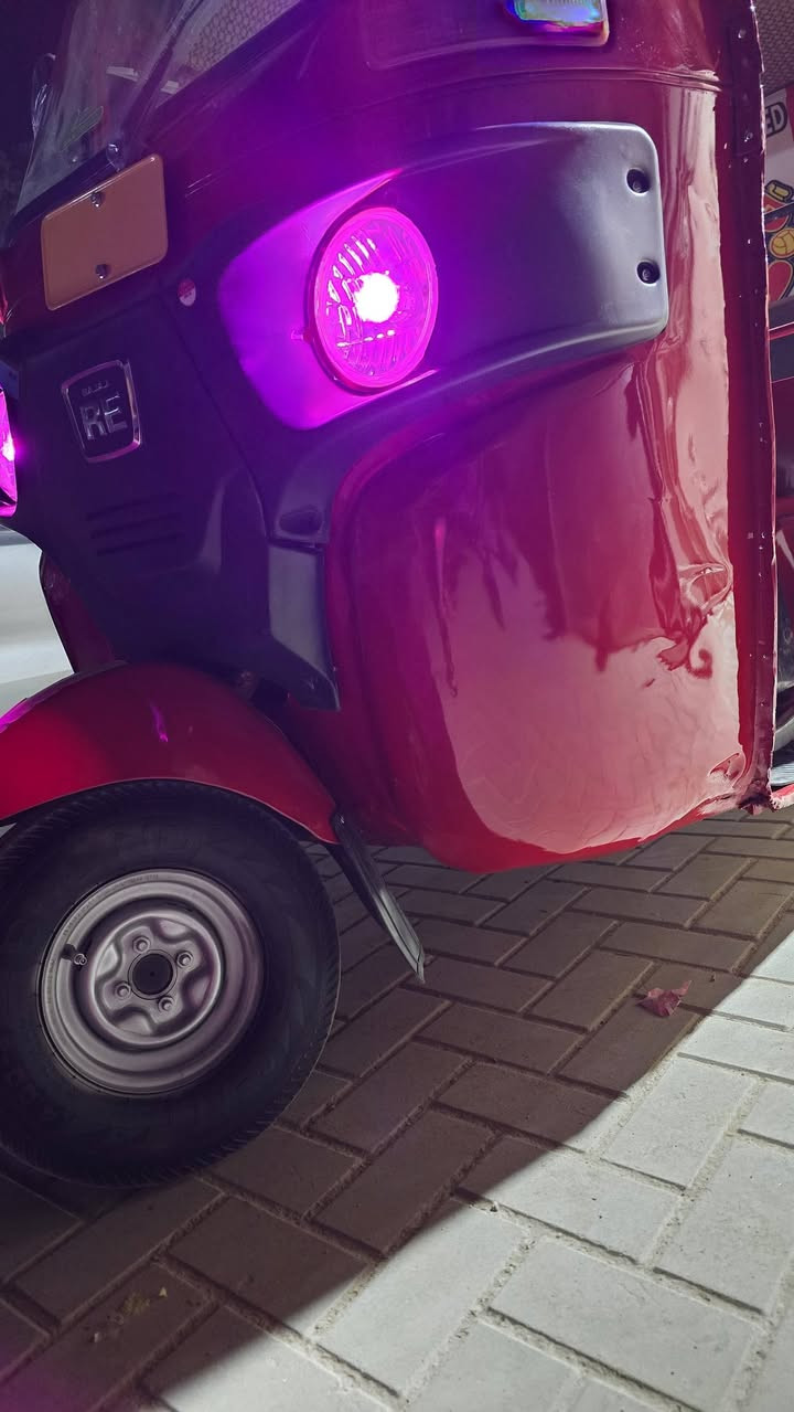 للبيع موديل 18  اوراق اوراق اوراق بيهة مكينه مال 20 تايرات انضاف 
التكتك مكفوله من التنقيص والتبخير والكسن والكير اطيك بيها تراي يخبل كهربايات شغاله مكاني بغداد ارشاد  ‎
السعر3450 خاص ما جاوب اتصال فقط ما عرف قره ***********
