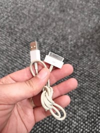 شواحن اجهزة قديمة ايفون سامسونج وسوني اريكسن وسيمنز  متوفر عدد الجميع ...