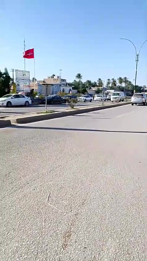 بيت للبيع بمساحة 100متر سند 25 اقرار محكمه يحتوي على غرفتين وصاله واستقبال ومطبخ وصحيات العنوان كربلاء الحسينية منطقة الجريه شارع الشامي السعر 85 وقابل للتفاوض للأستفسار *********** / ***********
