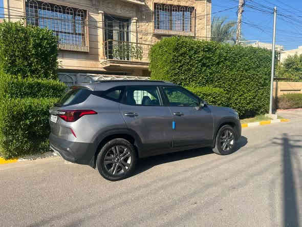 السلام عليكم
كيا سليتوز 

موديل 2023 خليجي 

ماشي ٢٠

المواصفات بصمه وتبريد قطعتين ومعرفه مواصفات الخليجي 

السياره بيه طخه بل بنيد ونصبغ 

حته دعاميه ما بيه كلشي وصوره موجوده مال الطخه 

السعر 153 وبيه مجال شي بسط 

المكان بغداد الكرخ /حي الجهاد 

***********
