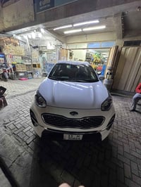 سبورتج موديل ٢٠٢٠ لون ابيض ماشيه ٣٠ الف داخل جلد بيجي سياره مكفوله من ...