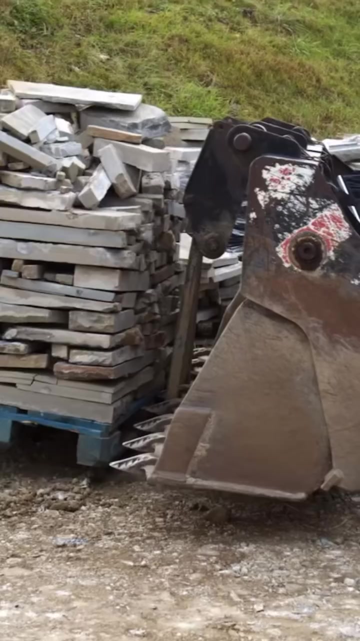 الفرق بين المحترف والهاوي يبدأ من تنظيم العِدّة. نظام Qbrick System TWO مو بس صندوق، هو رفيقك اللي يتحمل صدمات الشغل وينقل معداتك الغالية بأمان وسهولة.
✅ صناعة بولندية أصلية.
✅ نظام ترابط (Modular) يعني تقدر تضيف صناديق بكيفك.
✅ متانة جبارة وعجلات تتحمل الوعورة.
📍 متوفر الآن في بيت العدد (Tools House) - الموصل.

📞 للتواصل: [***********___***********].

#بيت_العدد  #الموصل #أدوات_احترافية #Mosul #Tools #Construction
