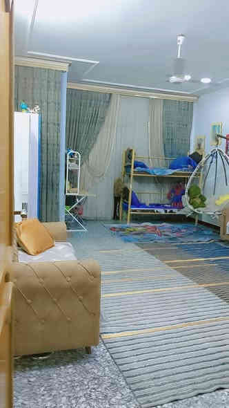 للبيع دار سكن  في حي البنوك 
🔚———

🔺 المساحة :155 م   فول درجه اولى 

🔥 

🔻الواجهة: 5  متر 🔺النزال :31 متر      

🔷بناء حديث فول درجة اولى مع خدمات راقية:

      🔹 واجهة مرمر + ارضيات طابقين مرمر

      🔹️باب الصالة قاصة محكم الغلق 

      🔹️الابوب من الصاج 

      🔹️الشبابيك المنيوم تركي

      🔹️المحجر المنيوم زجاج تركي 

      🔹️الصحيات نوع تركي

   🔹نظام( كامرات+انترنت+سبالت)انابيب دفن

      🔹 اضواء سبورت لايت ✨

     

🔶الطابق الارضي: 

       🔸️مدخلين كراج +حديقه

       🔸استقبال.  

       🔸️صالة 

       🔸️مطبخ .  

       🔸️خدمات صحية 

       🔸️غرفته نوم ماستر كبيرة

 

🔶الطابق الاول: 

 

       🔸️3  غرف نوم ماستر 

       🔸️خدمات صحية 

     

 ✔️موقع  خلف الكنيسه 

📍موقع الدار:

      

حي البنوك / خلف الكنيسه شارع مدرسه بغداد الابتدائيه  

—————————————  

للاستفسار  مراجعة شركه الاقمار 

📍البنوك شارع الكنيسه مقابل حلويات تمتوعه

او الاتصال على الرقم او الواتساب

***********. احمد☎️
