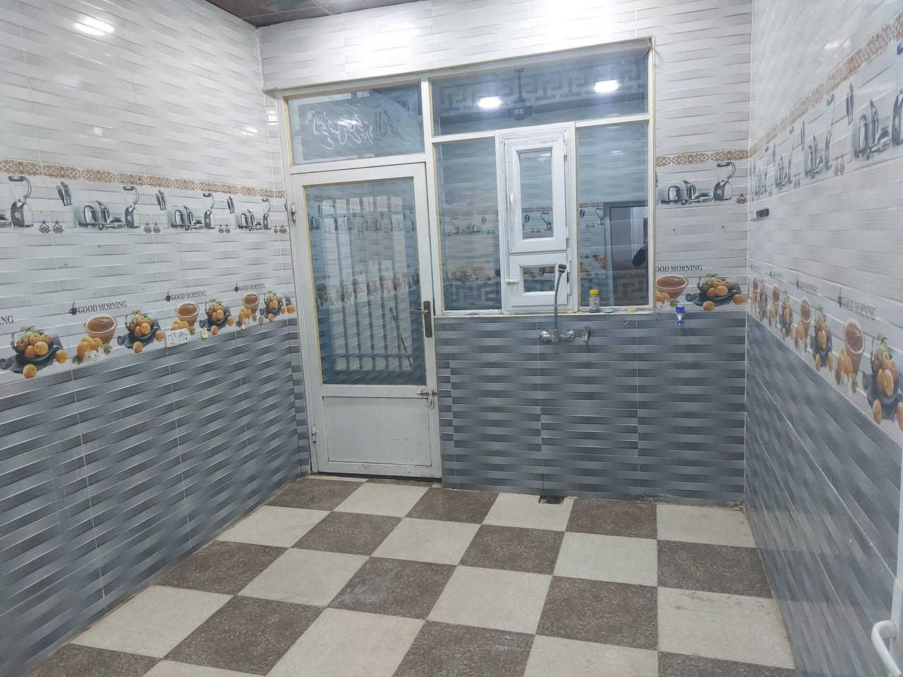 للبيع بيت في دوانم المعمل ١٥٠ متر 
خلف جامع طه ياسين البدري 
الشارع الاول من جهة الصيدلية
شارع سياج المعمل على الجهة اليسار
غرفتين نوم وكراج شارع ١٢ متر تبليط 
سند زراعي طابو صرف (تحويل)
للاتصال ***********
