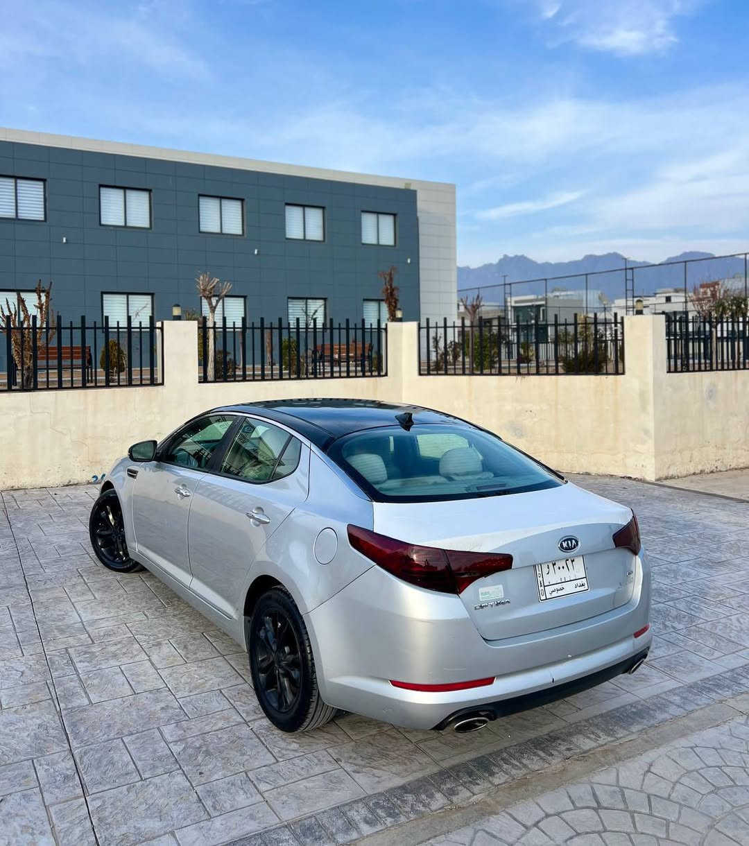 بسم الله الرحمن الرحيم(***********)
KIA Optima 2012 بڕاوەی دوبەی تازە داخڵ
ئۆپتیما ٢٠١٢ بڕاوەی دوبەی تازە داخڵ بووە
سەیارەکە حلوجە بێ رەقەمە ادوات ادوات 
ئیکۆیە بلوتوسە ناوزەردە لایت عەدەسە لایت ڕەشە
ئاوێنە ئیشارەت بلاجکتۆر سوکان تەلەفون و ڤۆلیۆم
تعدیل سورعە گێر تۆماتیک و عادیە ویل سپۆرت
تایە و ویلی لۆکی تازە بۆ بەستراوە سپێری لەگەڵە
گێڕ و مەکینە و کارەبایی بەشەرت برێکی بەستراوە
تەبرید سارد و گەرم بەشەرت دەبڵ AC یە 
دەحم و لێدرانی نییە پشت و پێش کەپسە 
سەیارەکە هیچ مەسرەفێکی تێدا نەماوە کامل جایزە
سعری ٥٠گەڵا و مەجالێکی کەمە شوێن ڕانیە
*********** رانية, السليمانية
