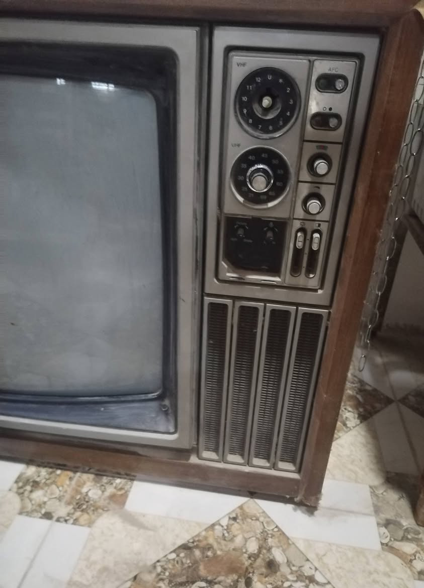 تلفزيون قديم نشنل حجم كبير جدا وزن ثقيل صاج قياس ٧٥ في ٥٠ سم كما موضح بالصورة للاستفسار خاص


**إذا كنت صاحب هذا الإعلان وتريد حذفه لأي سبب، رجاءا أرسل رسالة إلى الدعم الفني**