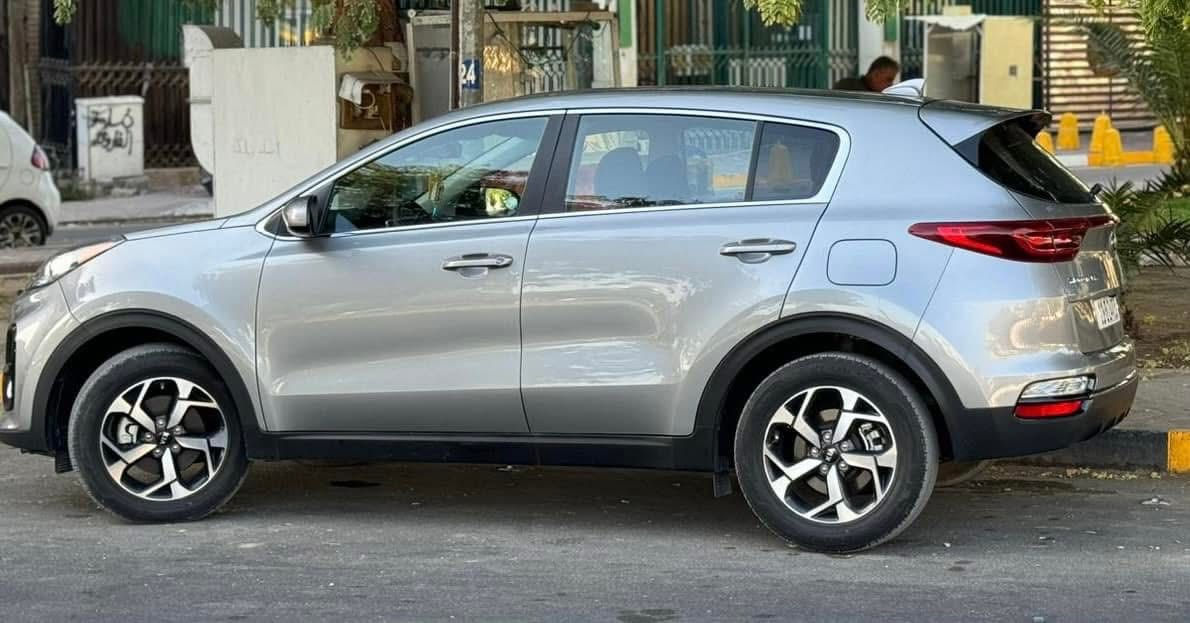 اسلام عليكم سبورتج 2022 وارد امريكي محرك 2400سيارح حلوه جديده مناقصه اي شي رقم بغداد اسياره مكفوله من التبديل ولصبغ فقط بارد قليل مكان السياره بغداد الشعب اسعر 190وبيها مجال استفسار ***********
