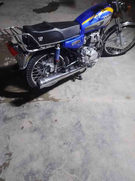 السلام عليكم دراجه للبيع ارشه موديل 21 سعر 1,600 عنوان الزبير السنويه ورقم الصحفيين الثانيه ***********
