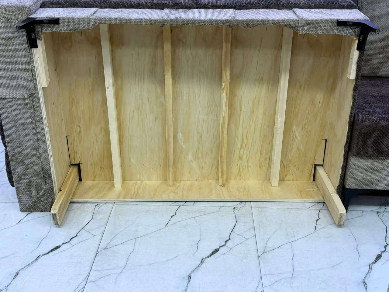 متوفر ديوانات شغل موصل جيد جدآ الخشب والاسفنج نوعية ممتازة. . . الاسعار ايظآ مناسبة جداً الشراي يتفظل خاص ويدلل... القياسات 7ونص


**إذا كنت صاحب هذا الإعلان وتريد حذفه لأي سبب، رجاءا أرسل رسالة إلى الدعم الفني**