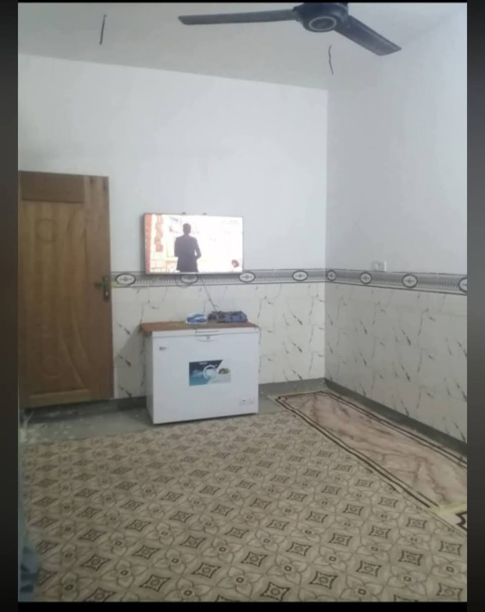 دار للبيع قرب مجمع المصلاوي سند25 وتحويل ثاني يوم مساحته 100م مربع 10*10مكون من غرفه نوم واستقبال وصاله ومطبخ وحمامات يمكنكم الاستفسار الاتصال على الرقم ***********وموجود واتساب
