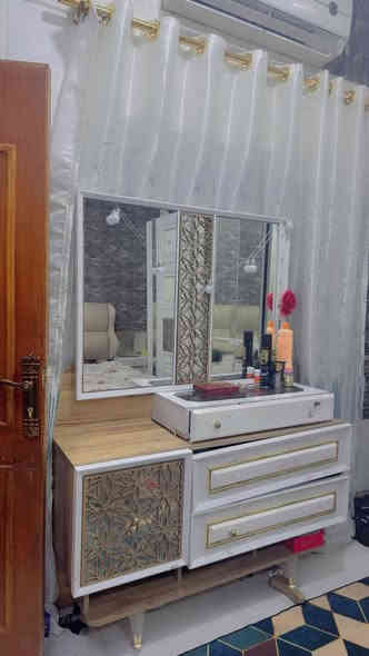 غرفه للبيع عنوان البصره ابي الخصيب لبهادريه /
سعر 800 وبيها مجال للاستفسار ***********
