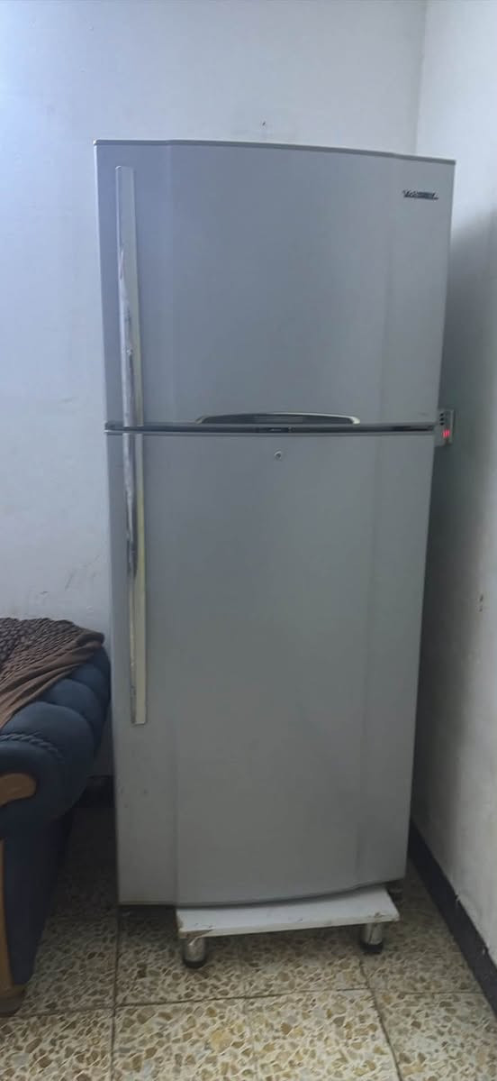 لبيع سعرهة ٢٠٠الف مكاني بغداد كرادة ***********
